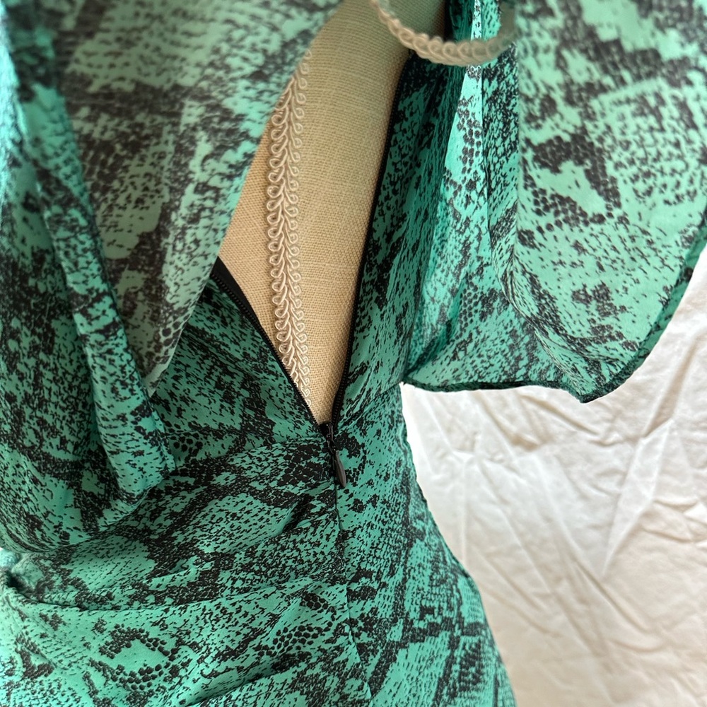 DO+BE Green Animal Print One Shoulder Dress Size Small - Picture 5 of 11